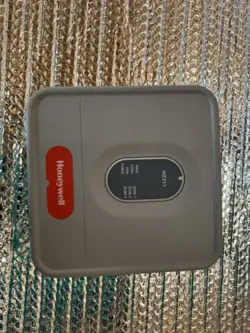 HONEYWELL HZ311 TRUEZONE PANEL USED