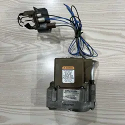 VALVE WITH PILOT