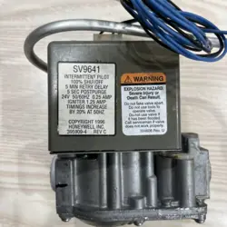 HONEYWELL SV9641M4510 SMARTVALVE HVAC FURNACE GAS VALVE WITH PILOT IGNITOR