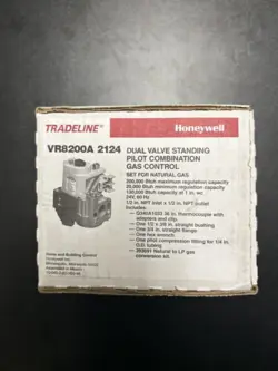 **NEW** HONEYWELL VR8200A2124 DUAL VALVE STANDING PILOT FURNACE GAS VALVE