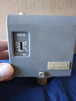 NOS HONEYWELL PA404A 1009 PA404A1033 2 -20 PSI PRESSURETROL PRESSURE CONTROLLER