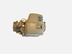 HONEYWELL VR8215S1248   GAS VALVE LENNOX PART# 102837-01