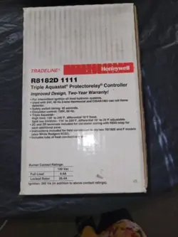HONEYWELL R8182D TRIPLE AQUASTAT PROTECTORELAY CONTROLLER