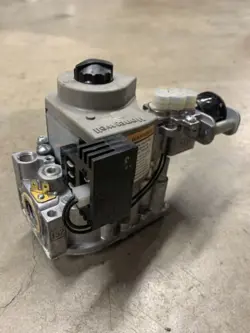 OEM HONEYWELL VR8204Q2434 NATURAL GAS VALVE HVAC - USED