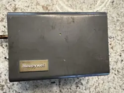 HONEYWELL L8124C1102 BOILER AQUASTAT