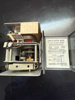 FOOT MOUNTED
