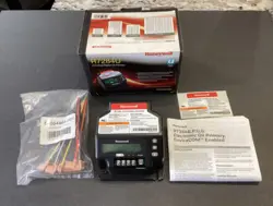 NEW HONEYWELL R7284U1004 UNIVERSAL ELECTRONIC PRIMARY OIL BURNER CONTROL R7284U