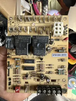 HONEYWELL ST9120C2010 FURNACE CONTROL CIRCUIT BOARD  USED TESTED