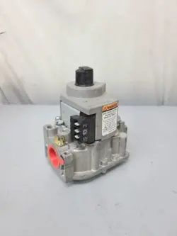 NOS HONEYWELL VR8304M3558 STANDING PILOT GAS VALVE 24V 60HZ
