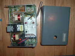 PROTECTORELAY R8182D