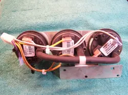 CARRIER 334358-701 3-STAGE PRESSURE SWITCH ASSEMBLY 58MVC 355CAV HK06NB011