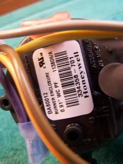 PRESSURE SWITCH ASSEMBLY