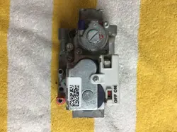 VK8105R 1041 HONEYWELL 101532-01 LENNOX ARMSTRONG DUCANE GAS VALVE FREE SHIPPIN