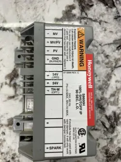 HONEYWELL S8600H POOL/SPA FURNACE IGNITION CONTROL MODULE S8600H1055 USED