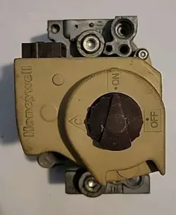 VR8205A