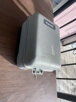 FURNAS CONTRACTOR BOX. 8 X 5 X 4 USED