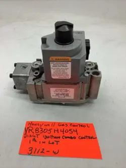 HONEYWELL GAS VALVE, VR8305H4054, (1 PC IN LOT) 3113-W