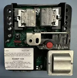 HONEYWELL RA890F 1346 120V PRIMARY CONTROL MODULE