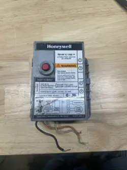 HONEYWELL R8184 G 1302 PRIMARY CONTROL FOR OIL BURNER R8184G1302 30 SEC LOCKED