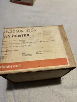 HONEYWELL R8239 1052