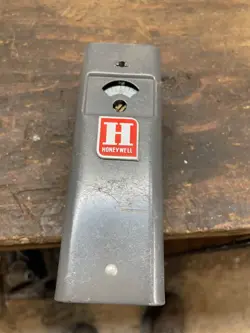 USED: HONEYWELL L4006B 1007 AQUASTAT CONTROLLER - FULLY FUNCTIONAL