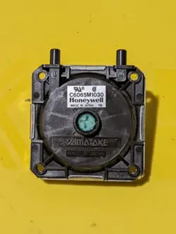 C6065M1030