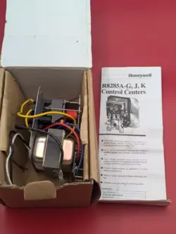 NEW IN BOX HONEYWELL HOME R8285A1048 CENTER,FAN CONTROL