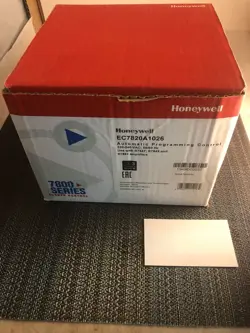 ONE HONEYWELL EC7820A1026 BURNER CONTROL NEW