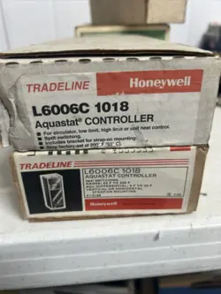 NEW TRADELINE HONEYWELL AQUASTAT CONTROLLER  LC6006C1018 LOT OF 2