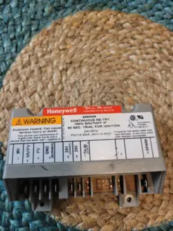 USED HONEYWELL S8600M UNIVERSAL INTERMITTENT PILOT GAS FREE SHIPPING