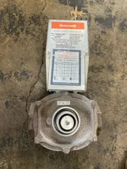 W/ HONEYWELL V5055C1018