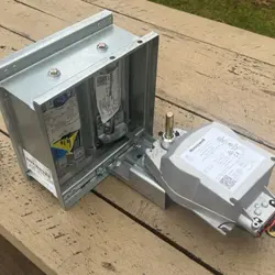 HONEYWELL DIRECT COUPLED ACTUATOR MS8104F1210 W GREENHECK VCD-23 10X10 DAMPER