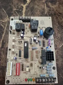 1095-206 1095-83-206A RHEEM RUUD HONEYWELL FURNACE 2 STAGE CONTROL CIRCUIT BOARD