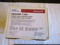 BRAND NEW HONEYWELL VS820M1309 SINGLE VALVE STANDING PILOT COMBINATION GAS VALVE