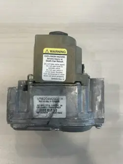 HONEYWELL GAS VALVE USED VR8204M2909 1/2” NPT