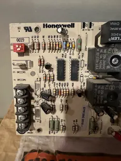 FURNACE BOARD HONEYWELL