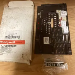 HONEYWELL Q7300B1008 SUBBASE FOR T7300 THERMOSTAT