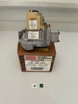 EF32CB212 VR8200H