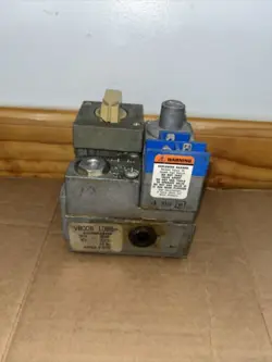 HONEYWELL V800 A 1088 GAS CONTROL VALVE