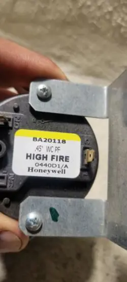 DUAL PRESSURE SWITCH