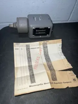 L404A41X-1008 PNEUMATIC CONTROLLER