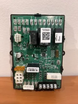 HONEYWELL ST9120U1011 ELECTRONIC TIMER CONTROL CIRCUIT BOARD. ST9120U