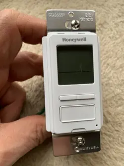 HONEYWELL HVC0001 DIGITAL BATH FAN CONTROL - WHITE (SCRATCHED SCREEN)