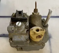 FURNACE GAS VALVE 4004A52H03