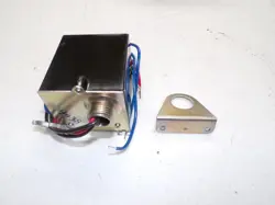 R8225A1017-HONE   HONEYWELL RELAY FAN SPDT 24V SPUD MNT