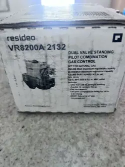 RESIDEO VR8200A 2132 DUAL VALVE STANDING PILOT COMBO GAS CONTROL - NEW