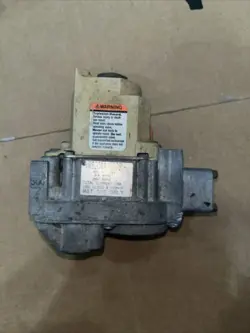 HONEYWELL VR8204A2076 HVAC FURNACE GAS VALVE