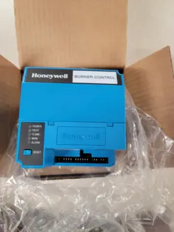 BURNER CONTROL RM7890A
