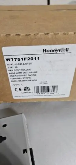 NEW HONEYWELL W7751F2011 EXCEL 10 VAV CONTROLLER