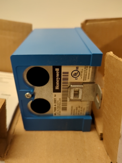 HONEYWELL ML7999A2001 UNIVERSAL PARALLEL-POSITIONING DIRECT COUPLED ACTUATOR ...